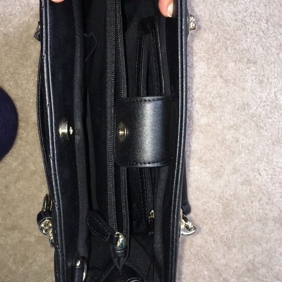 NEW and UNUSED GUESS Handbag - Picture 2 of 8